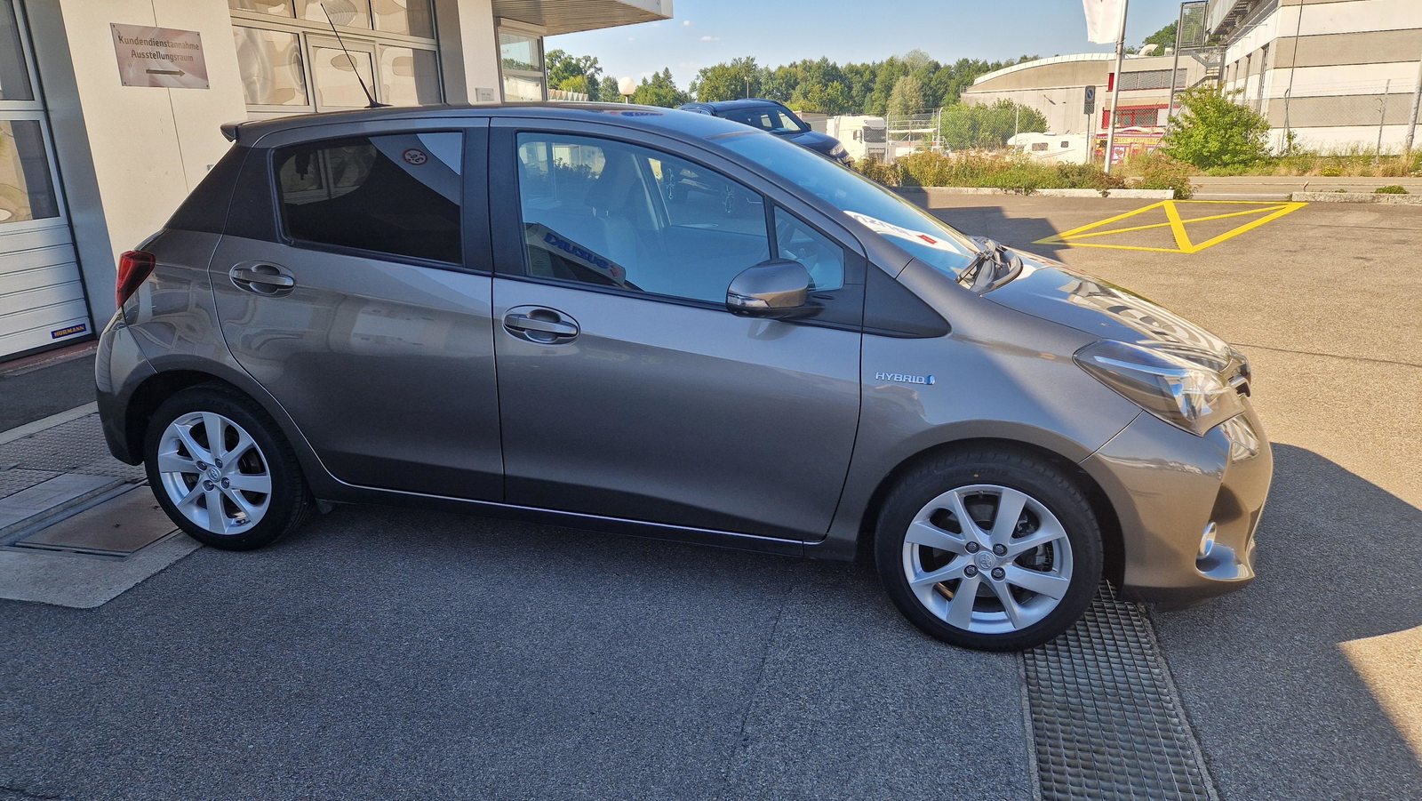 TOYOTA Yaris 1.5 VVT-i HSD Trend, Hybride Intégral Essence/Électricité, Occasion / Utilisé, Automatique - 3