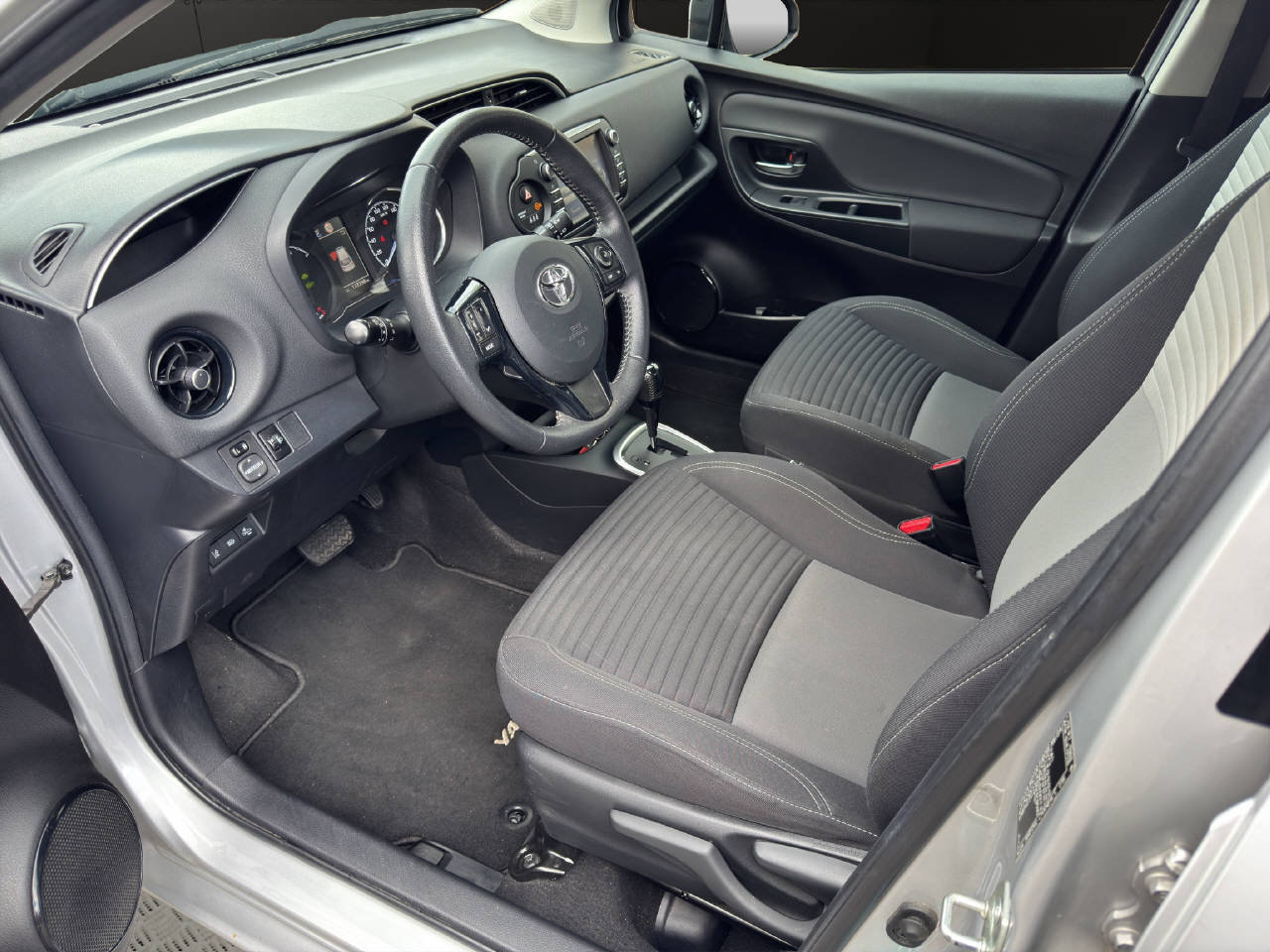 TOYOTA Yaris 1.5 VVT-i HSD Trend, Hybride Intégral Essence/Électricité, Occasion / Utilisé, Automatique - 5