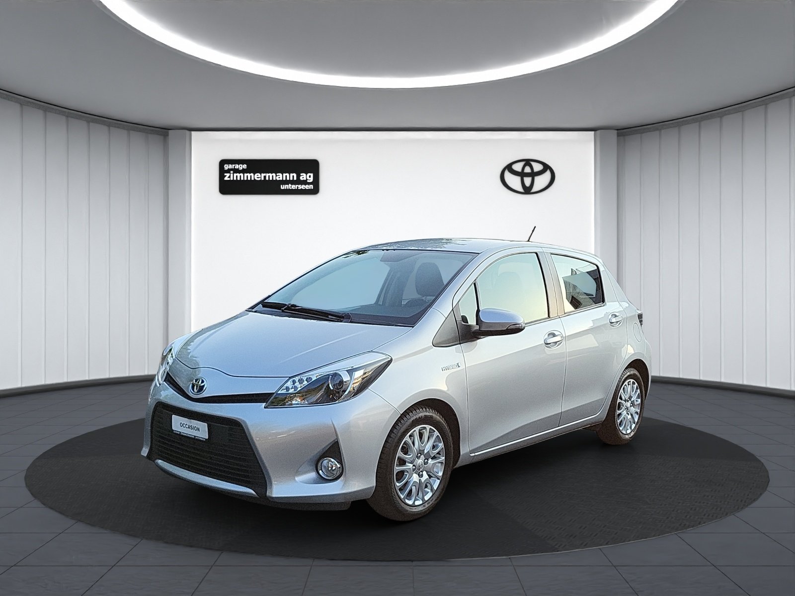 TOYOTA Yaris 1.5 VVT-i HSD Sol