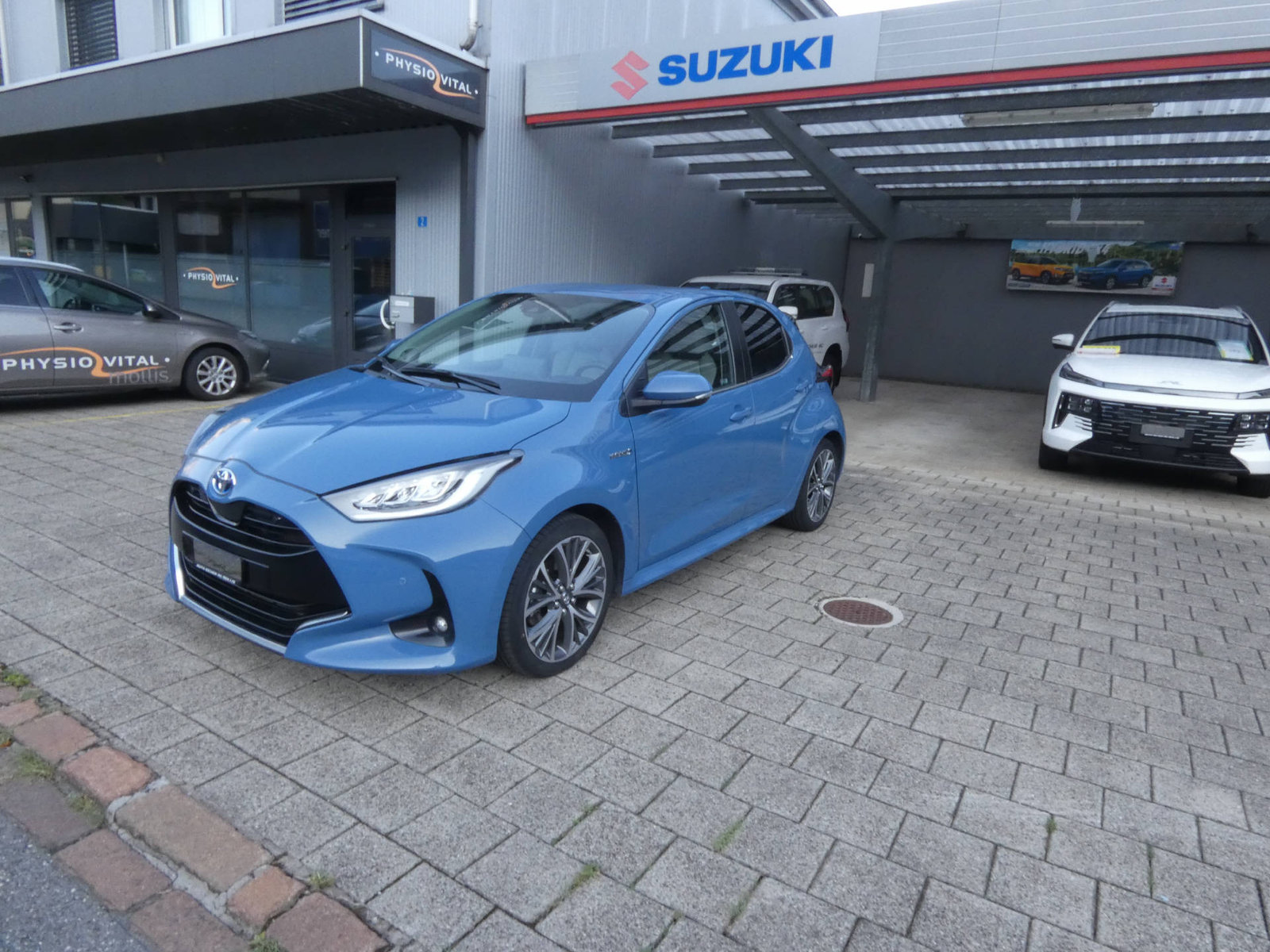 TOYOTA Yaris 1.5 VVT-i HSD Premium