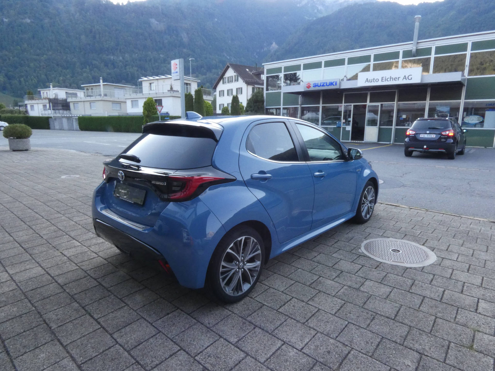 TOYOTA Yaris 1.5 VVT-i HSD Premium, Voll-Hybrid Benzin/Elektro, Occasion / Gebraucht, Automatik - 4