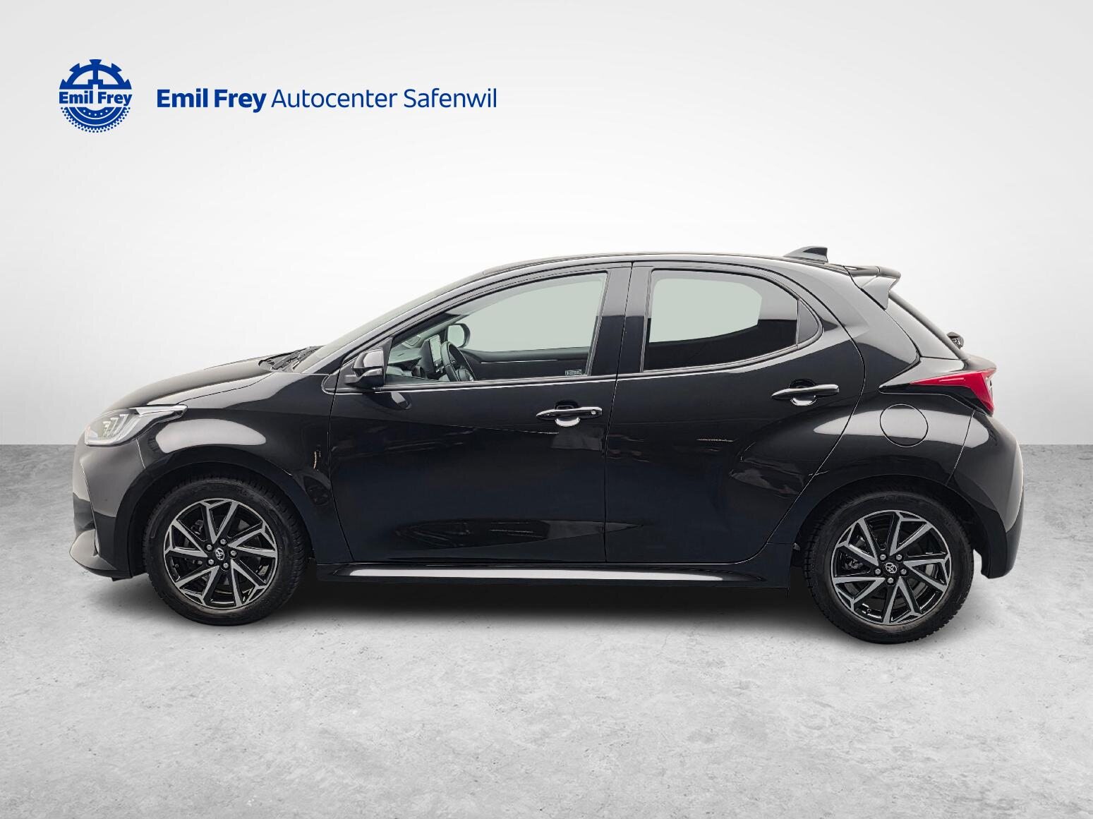 TOYOTA Yaris 1.5 VVT-i HSD Trend, Full-Hybrid Petrol/Electric, Second hand / Used, Automatic - 2