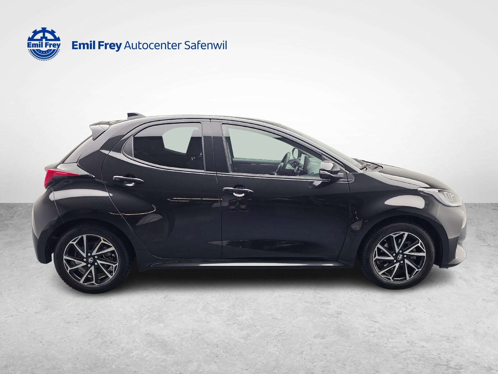 TOYOTA Yaris 1.5 VVT-i HSD Trend, Full-Hybrid Petrol/Electric, Second hand / Used, Automatic - 6