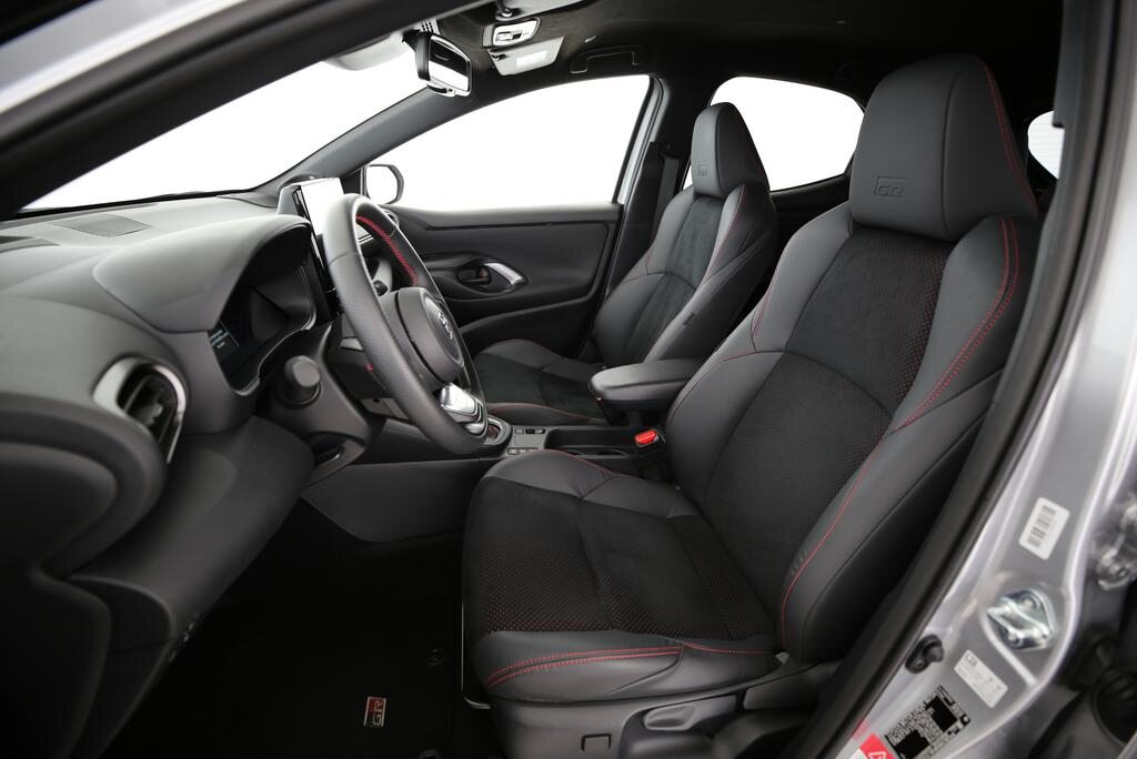 TOYOTA Yaris 1.5 VVT-i HSD GR Sport, Hybride Integrale Benzina/Elettrica, Occasioni / Usate, Automatico - 4