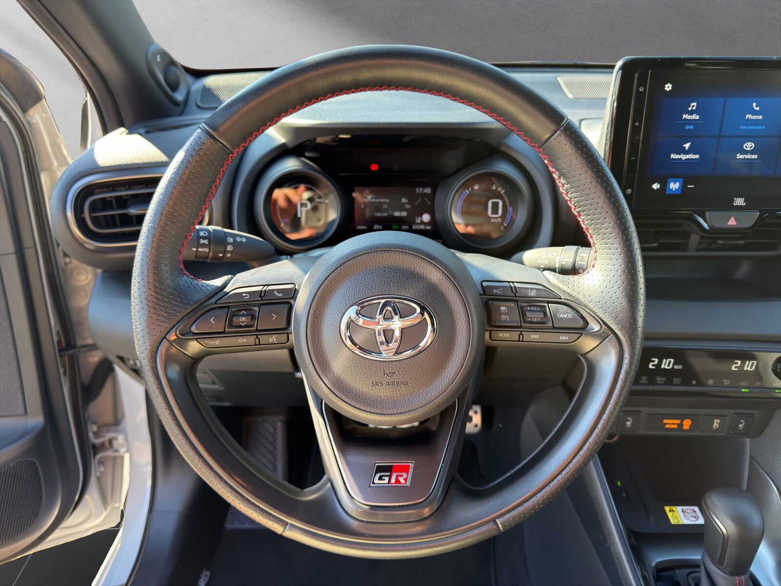 TOYOTA Yaris 1.5 VVT-i HSD GR Sport, Full-Hybrid Petrol/Electric, Second hand / Used, Automatic - 5