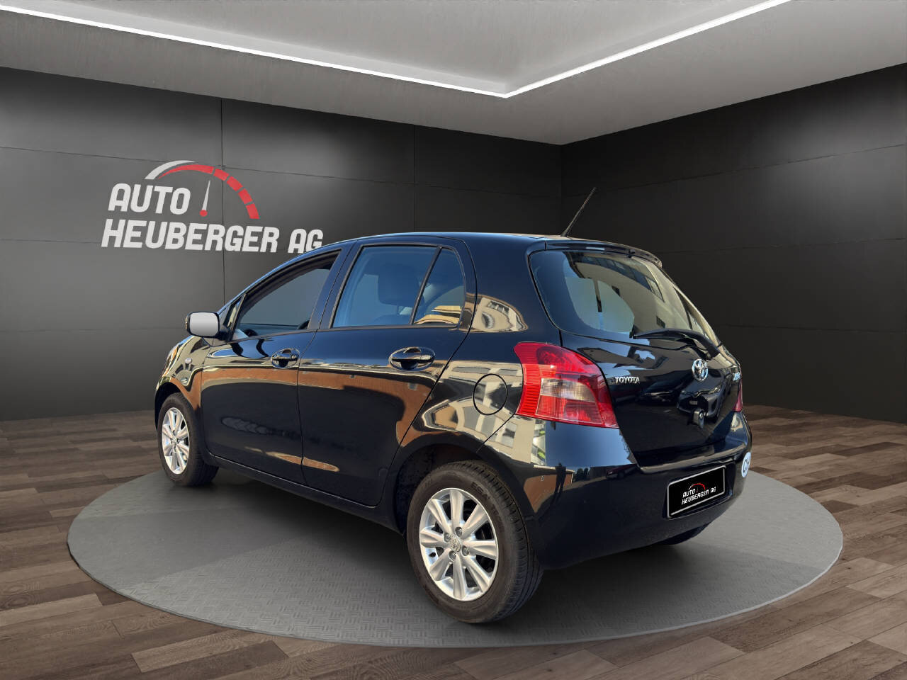 TOYOTA Yaris 1.3i Linea Luna, Benzin, Occasion / Gebraucht, Handschaltung - 2