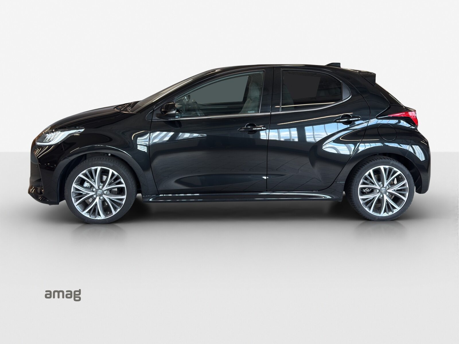 TOYOTA Yaris 1.5 Premium e-CVT, Benzin, Occasion / Gebraucht, Automatik - 2