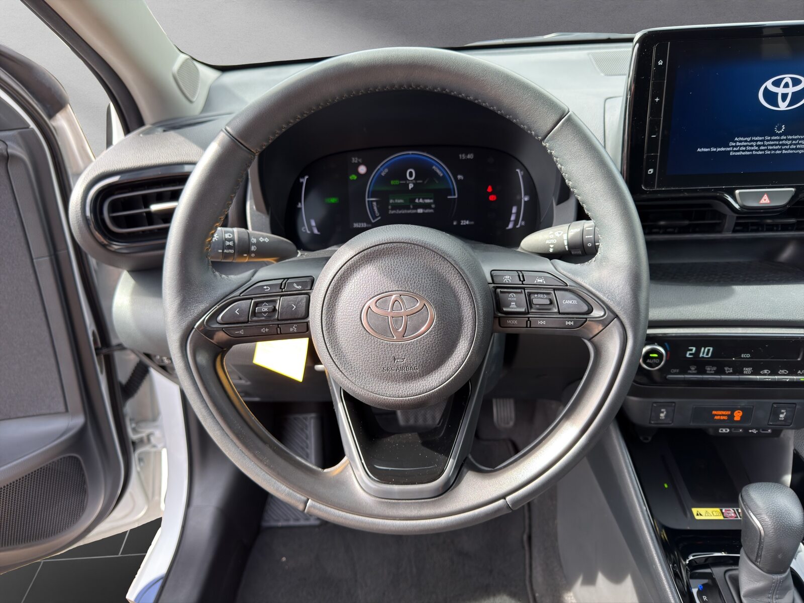 TOYOTA Yaris 1.5 VVT-i HSD Trend, Full-Hybrid Petrol/Electric, Second hand / Used, Automatic - 5