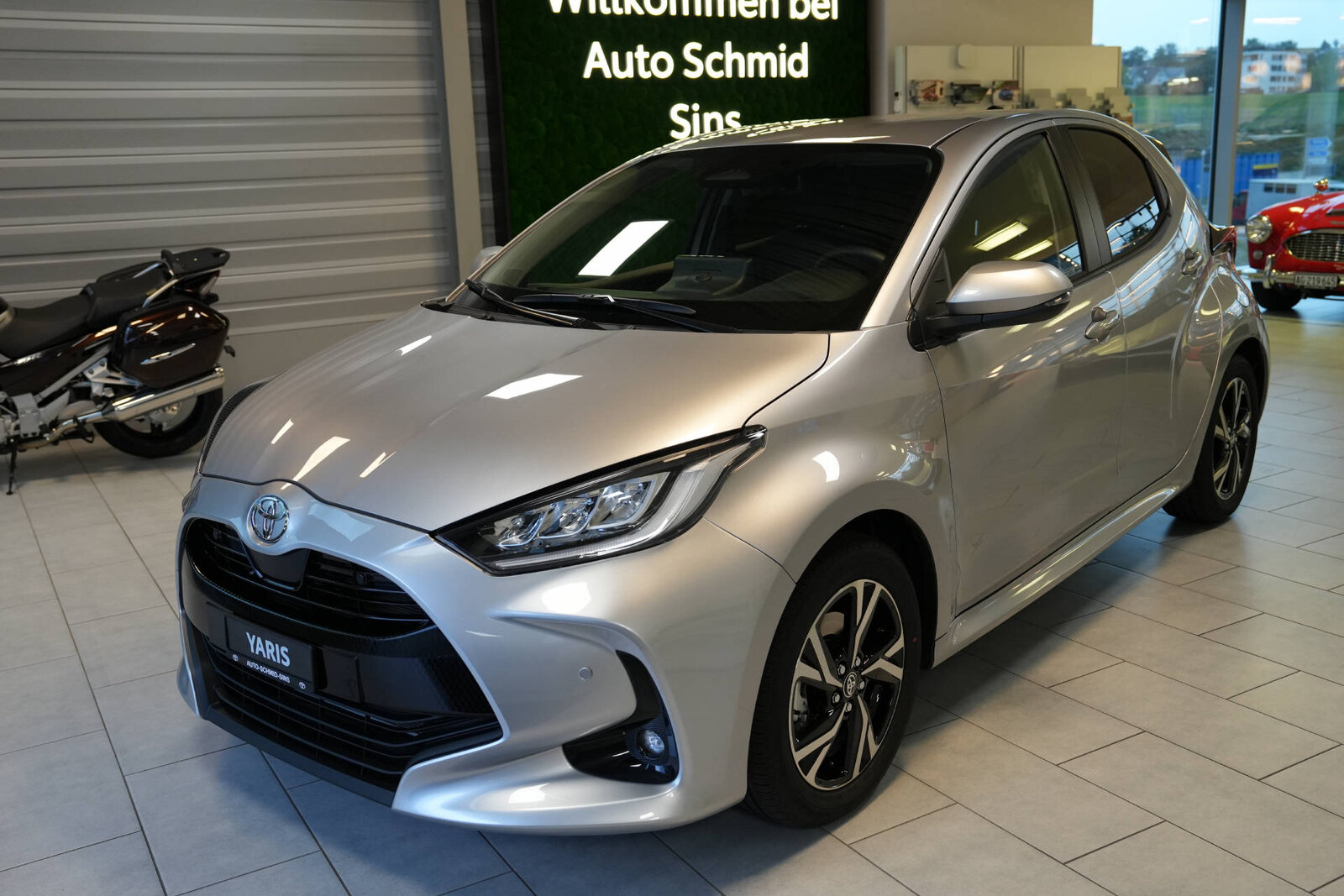 TOYOTA Yaris 1.5 VVT-i HSD Trend