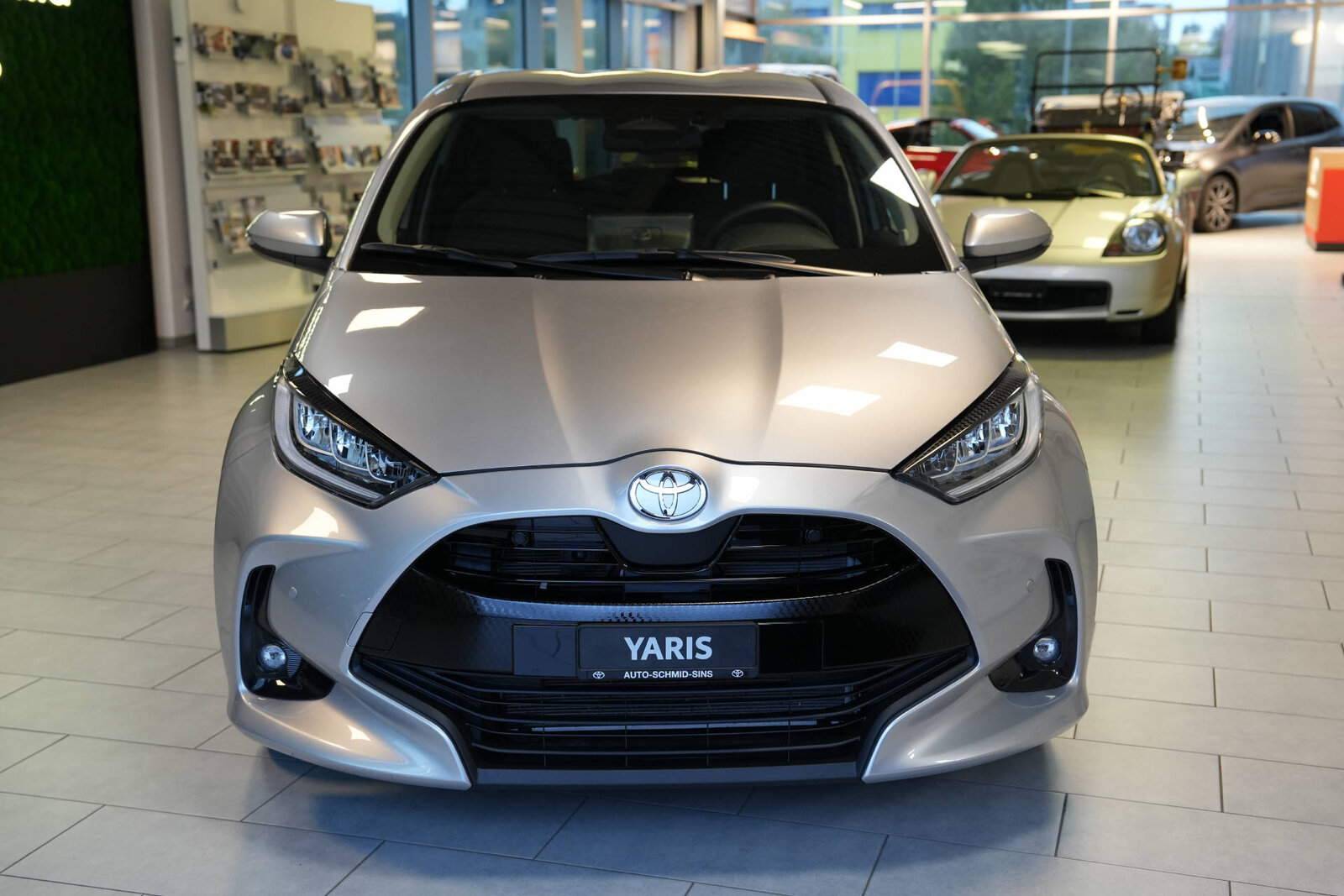 TOYOTA Yaris 1.5 VVT-i HSD Trend, Voll-Hybrid Benzin/Elektro, Occasion / Gebraucht, Automatik - 2