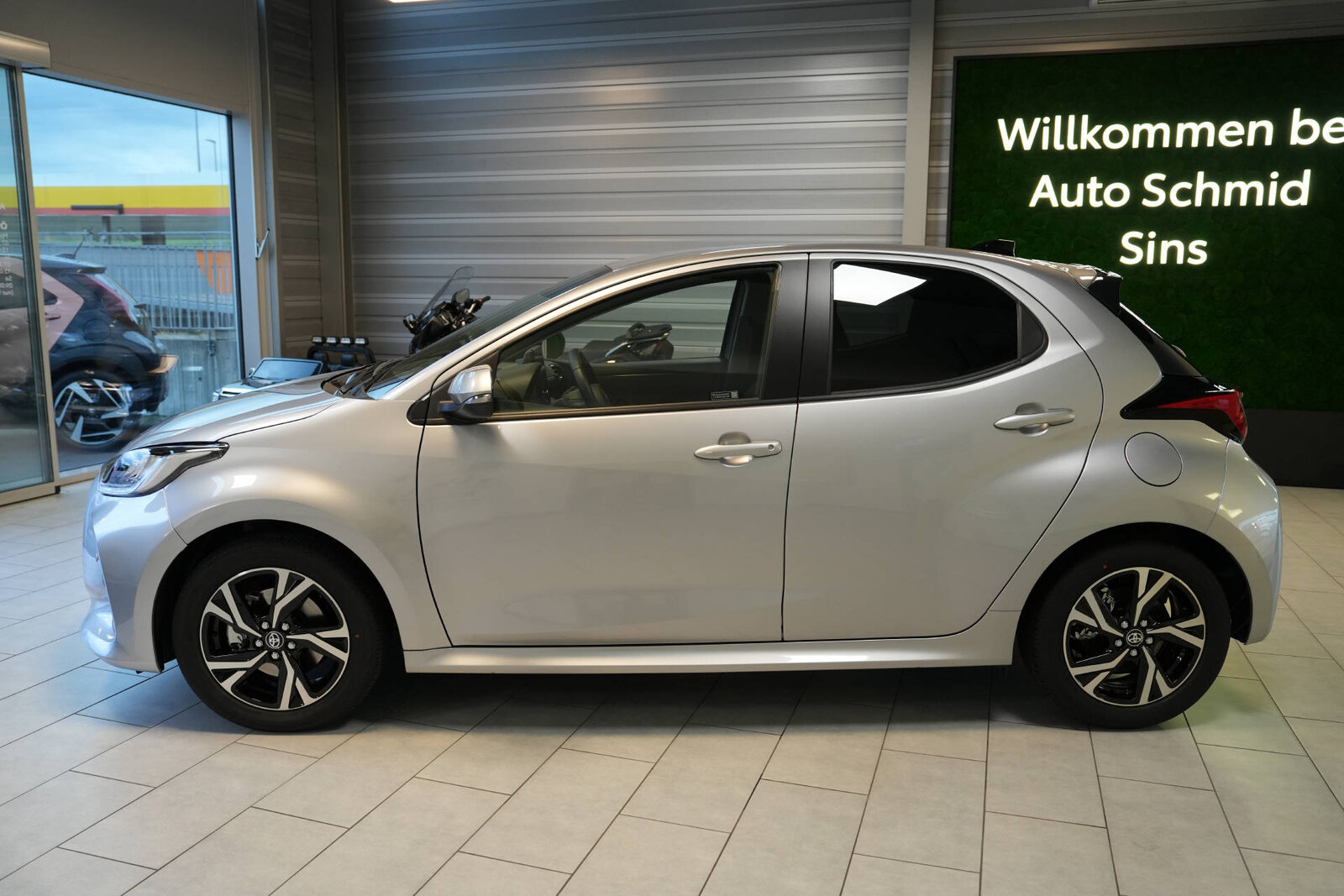 TOYOTA Yaris 1.5 VVT-i HSD Trend, Voll-Hybrid Benzin/Elektro, Occasion / Gebraucht, Automatik - 3