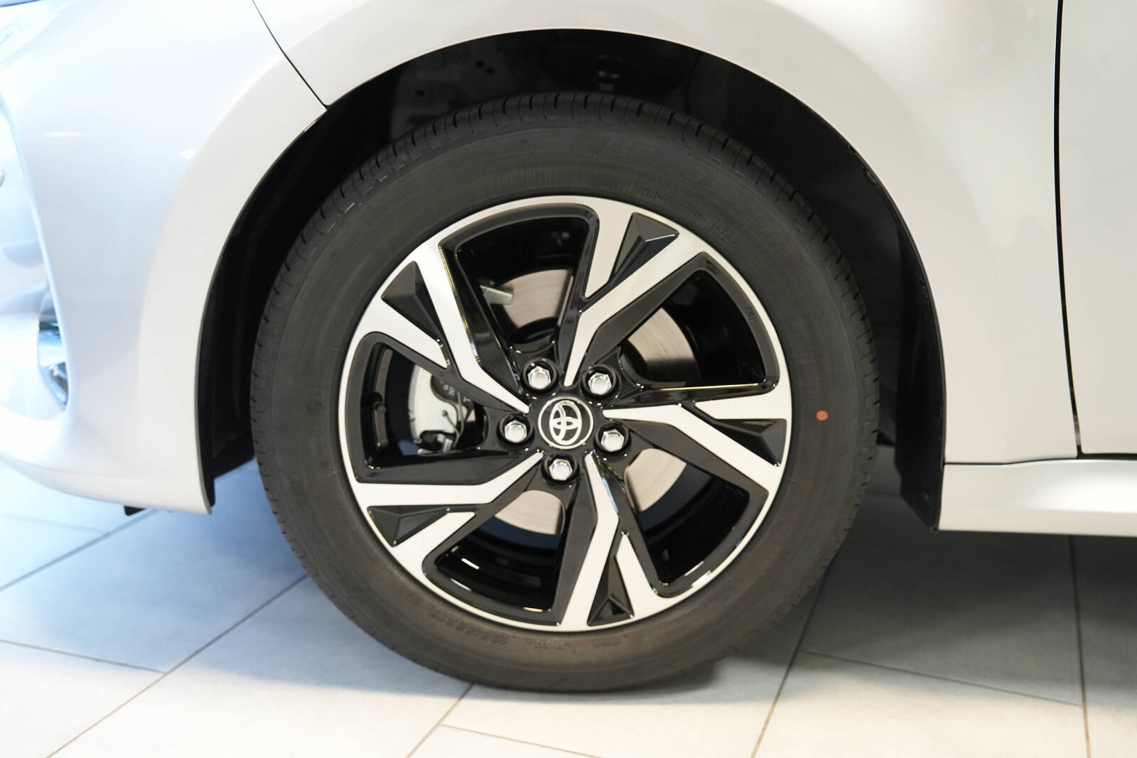 TOYOTA Yaris 1.5 VVT-i HSD Trend, Voll-Hybrid Benzin/Elektro, Occasion / Gebraucht, Automatik - 6