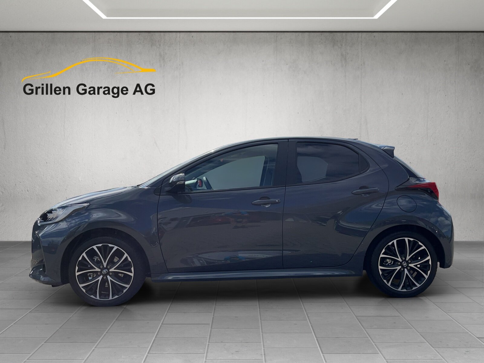 TOYOTA Yaris 1.5 VVT-i HSD Teamplayer, Voll-Hybrid Benzin/Elektro, Occasion / Gebraucht, Automatik - 2