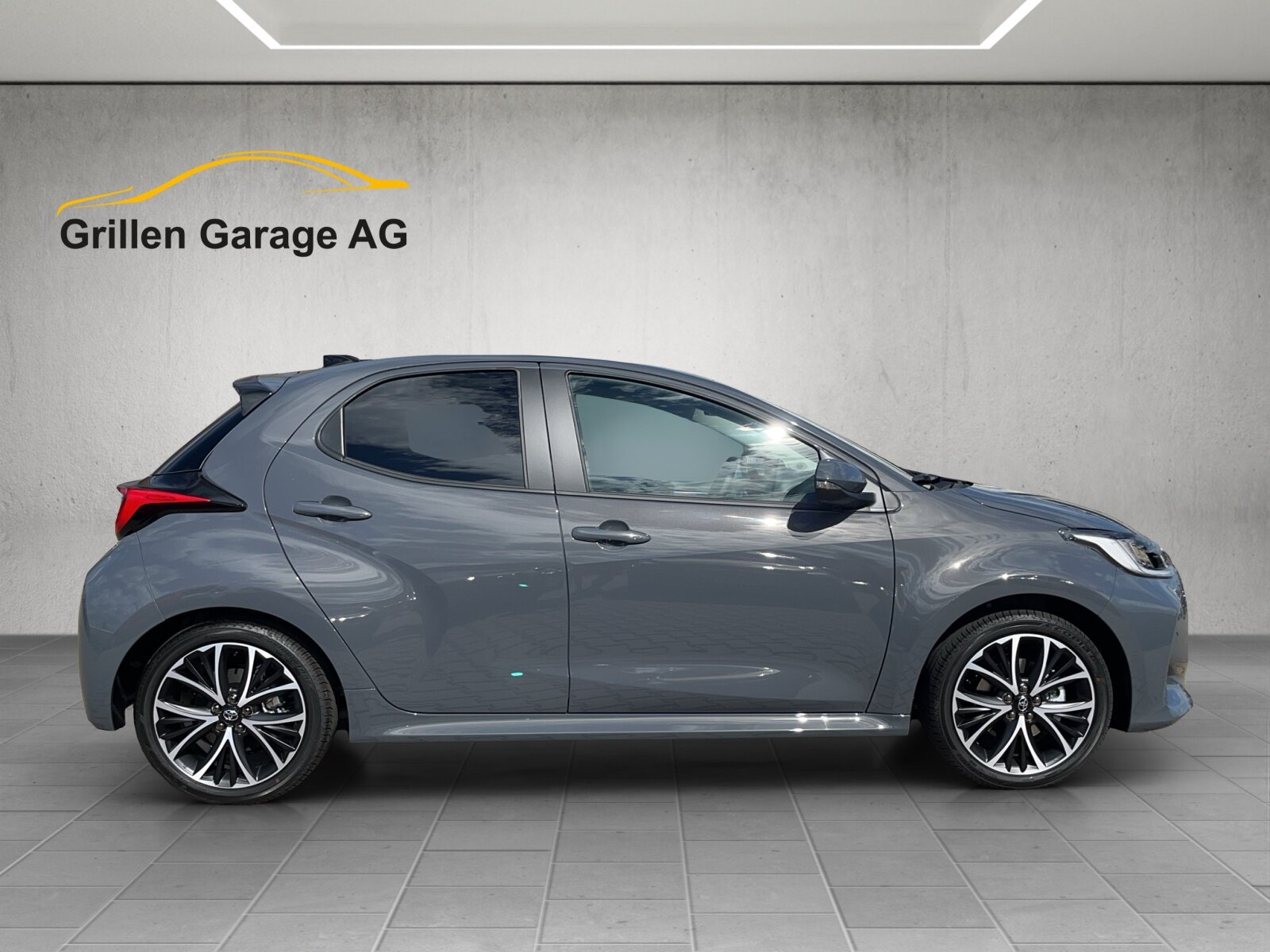 TOYOTA Yaris 1.5 VVT-i HSD Teamplayer, Voll-Hybrid Benzin/Elektro, Occasion / Gebraucht, Automatik - 6