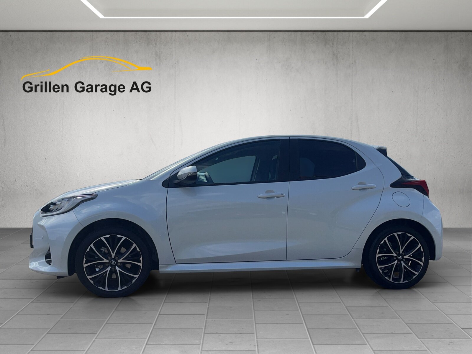 TOYOTA Yaris 1.5 VVT-i HSD Teamplayer, Voll-Hybrid Benzin/Elektro, Occasion / Gebraucht, Automatik - 2