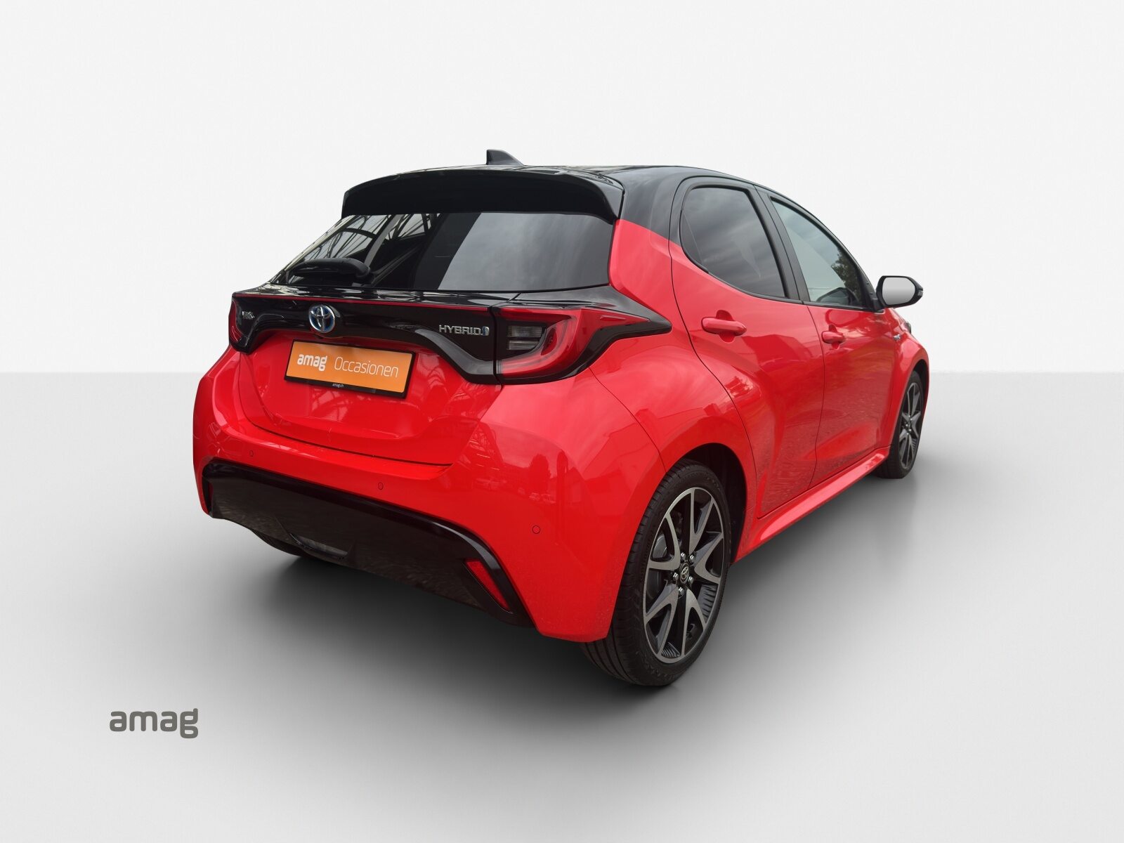 TOYOTA Yaris 1.5 Premium e-CVT, Petrol, Second hand / Used, Automatic - 5