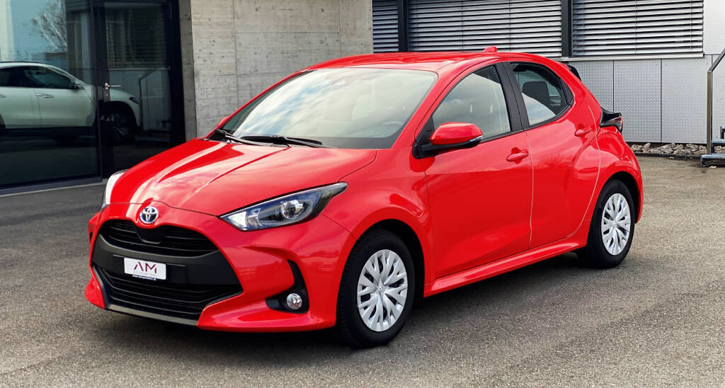 TOYOTA Yaris 1.5 VVT-i HSD Comfort