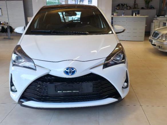 TOYOTA 1.5 VVT-i HSD Premium, Voll-Hybrid Benzin/Elektro, Occasion / Gebraucht, Automatik