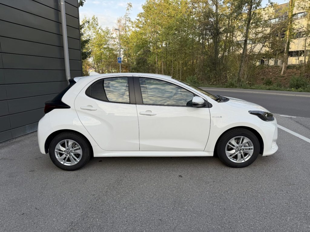 TOYOTA 1.5 VVT-i HSD Comfort, Full-Hybrid Petrol/Electric, Second hand / Used, Automatic - 6