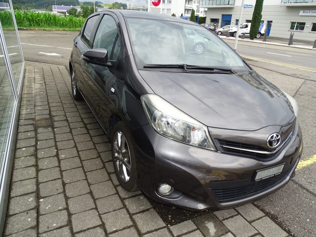 TOYOTA YARIS 1.33 VVT-i Style, Benzin, Occasion / Gebraucht, Handschaltung - 2