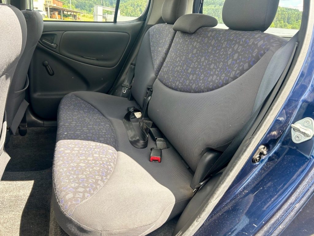 TOYOTA YARIS 1.3 16V Linea Sol, Benzin, Occasion / Gebraucht, Handschaltung - 7