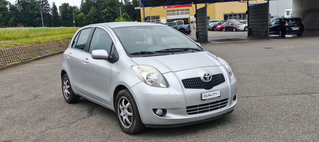 TOYOTA YARIS 1.3 16V Linea Sol, Benzin, Occasion / Gebraucht, Automatik - 2