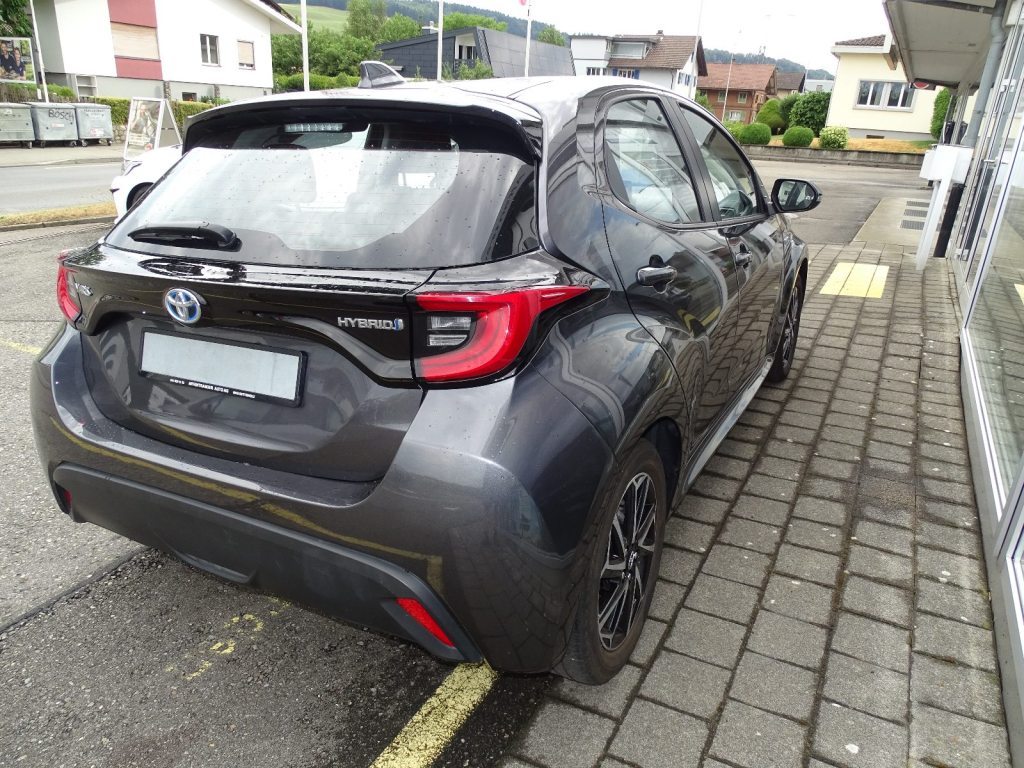 TOYOTA YARIS 1.5 VVT-i HSD Trend, Voll-Hybrid Benzin/Elektro, Occasion / Gebraucht, Automatik - 3