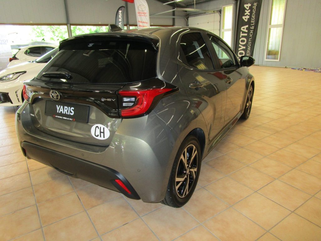 TOYOTA YARIS 1.5 VVT-i HSD Trend, Hybride Intégral Essence/Électricité, Occasion / Utilisé, Automatique - 2