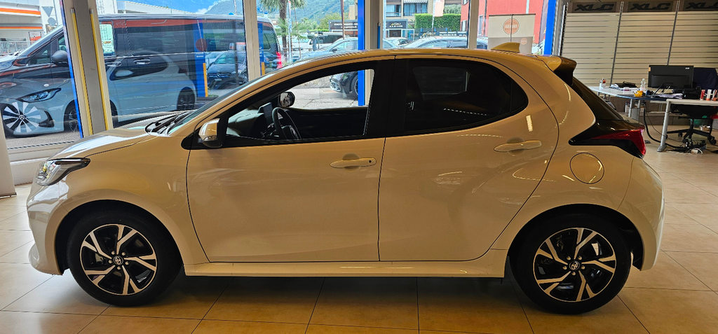 TOYOTA Yaris 1.5 VVT-i Hybrid Sport, Hybride Intégral Essence/Électricité, Voiture de démonstration, Automatique - 4