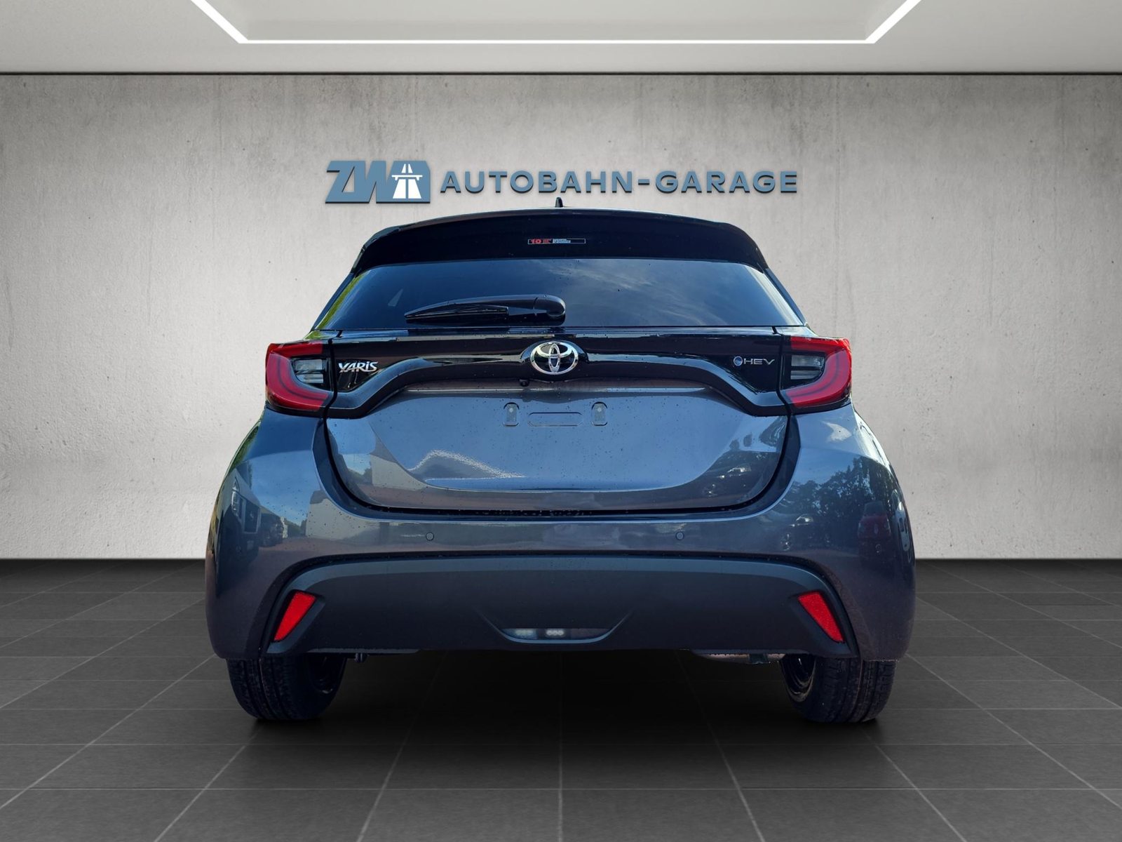 TOYOTA Yaris 1.5 VVT-i HSD Trend, Full-Hybrid Petrol/Electric, Ex-demonstrator, Automatic - 4