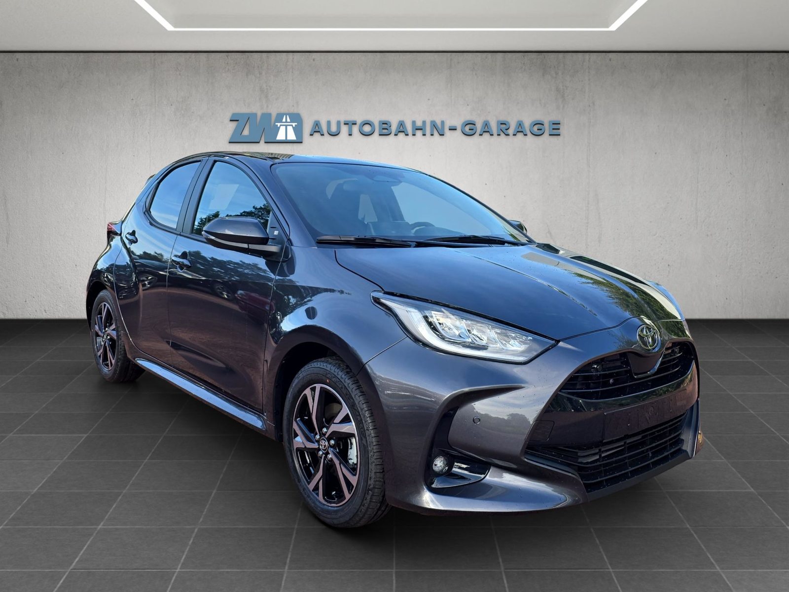 TOYOTA Yaris 1.5 VVT-i HSD Trend, Full-Hybrid Petrol/Electric, Ex-demonstrator, Automatic - 7