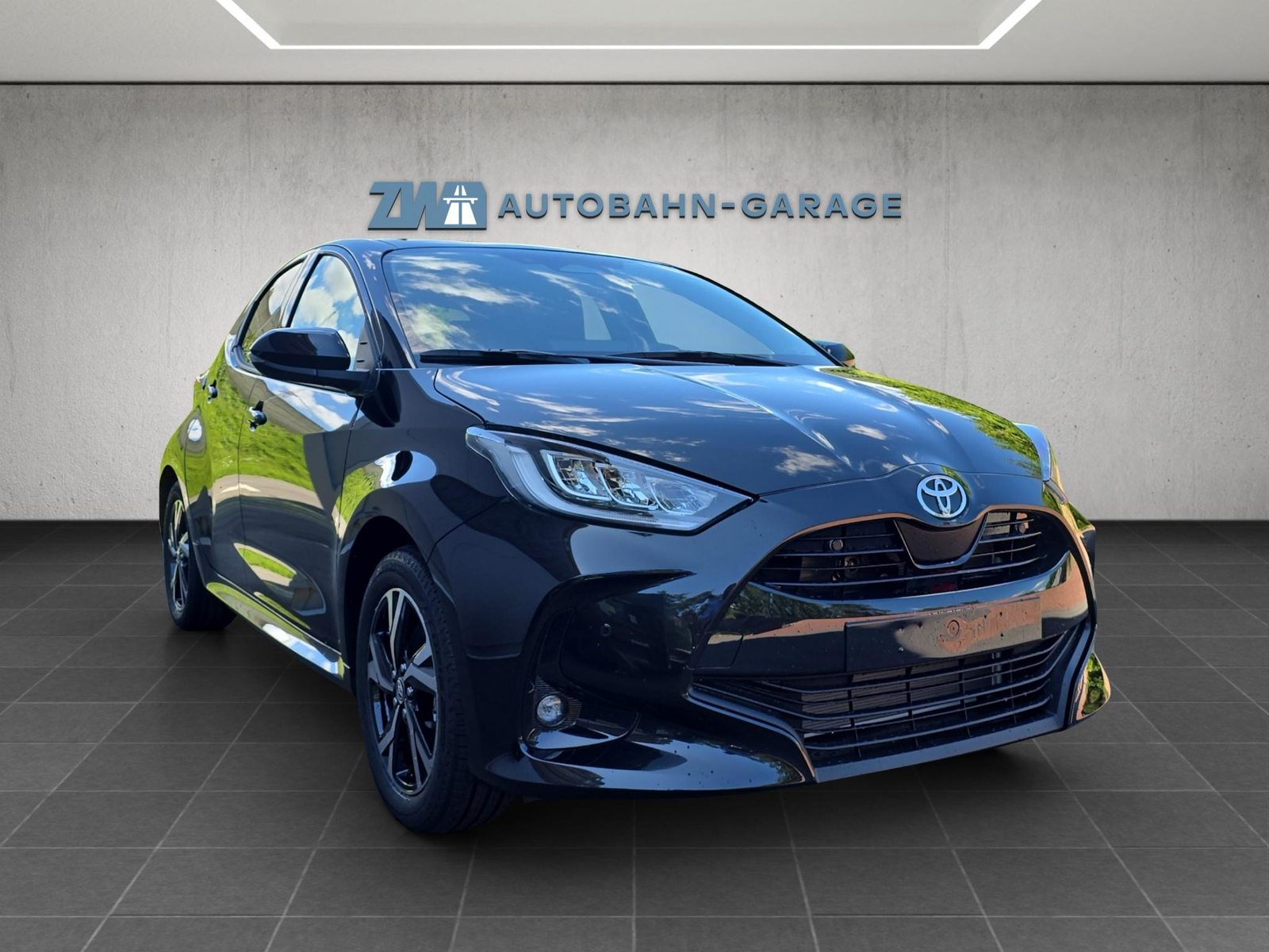 TOYOTA Yaris 1.5 VVT-i HSD Trend, Full-Hybrid Petrol/Electric, Ex-demonstrator, Automatic - 7