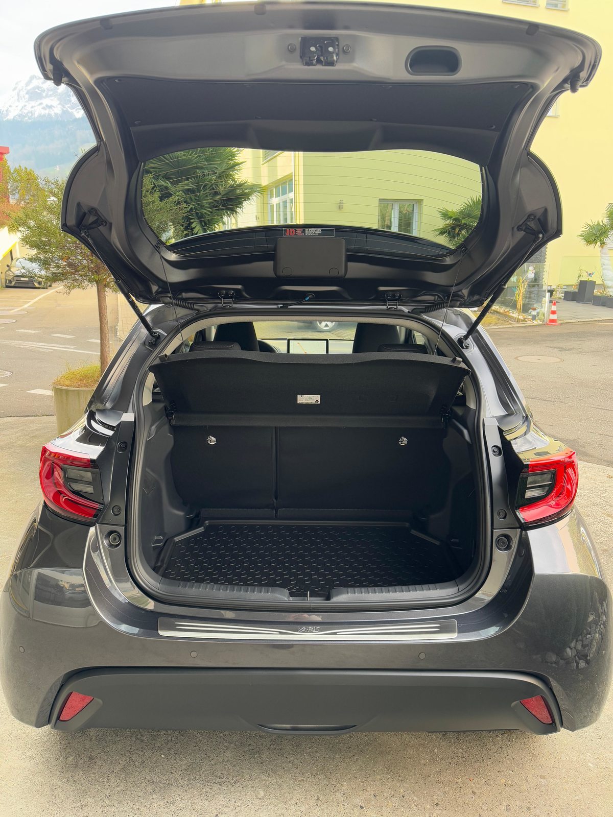 TOYOTA Yaris 1.5 VVT-i HSD Trend, Voll-Hybrid Benzin/Elektro, Vorführwagen, Automat - 5