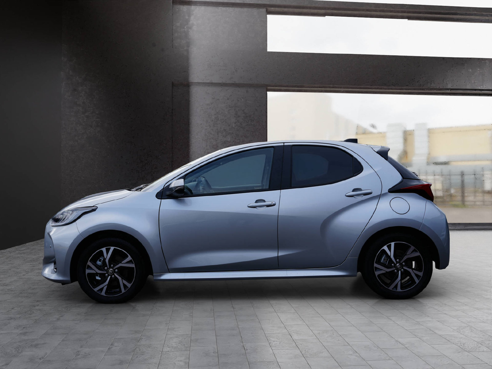 TOYOTA Yaris 1.5 VVT-i HSD Trend Dynamic, Full-Hybrid Petrol/Electric, Ex-demonstrator, Automatic - 3