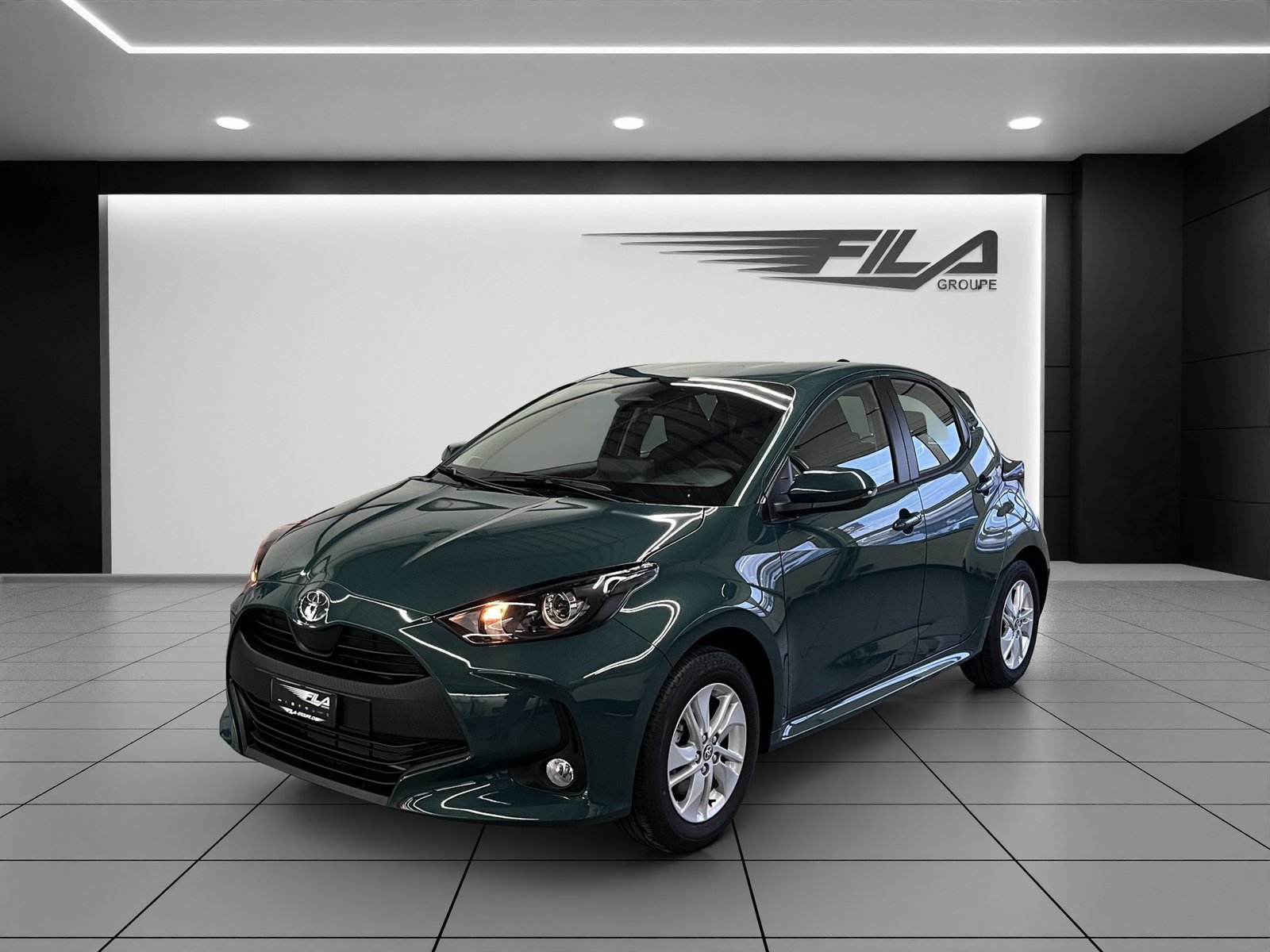 TOYOTA YARIS 1.5 VVT-i HSD Comfort, Voll-Hybrid Benzin/Elektro, Vorführwagen, Automatik - 2