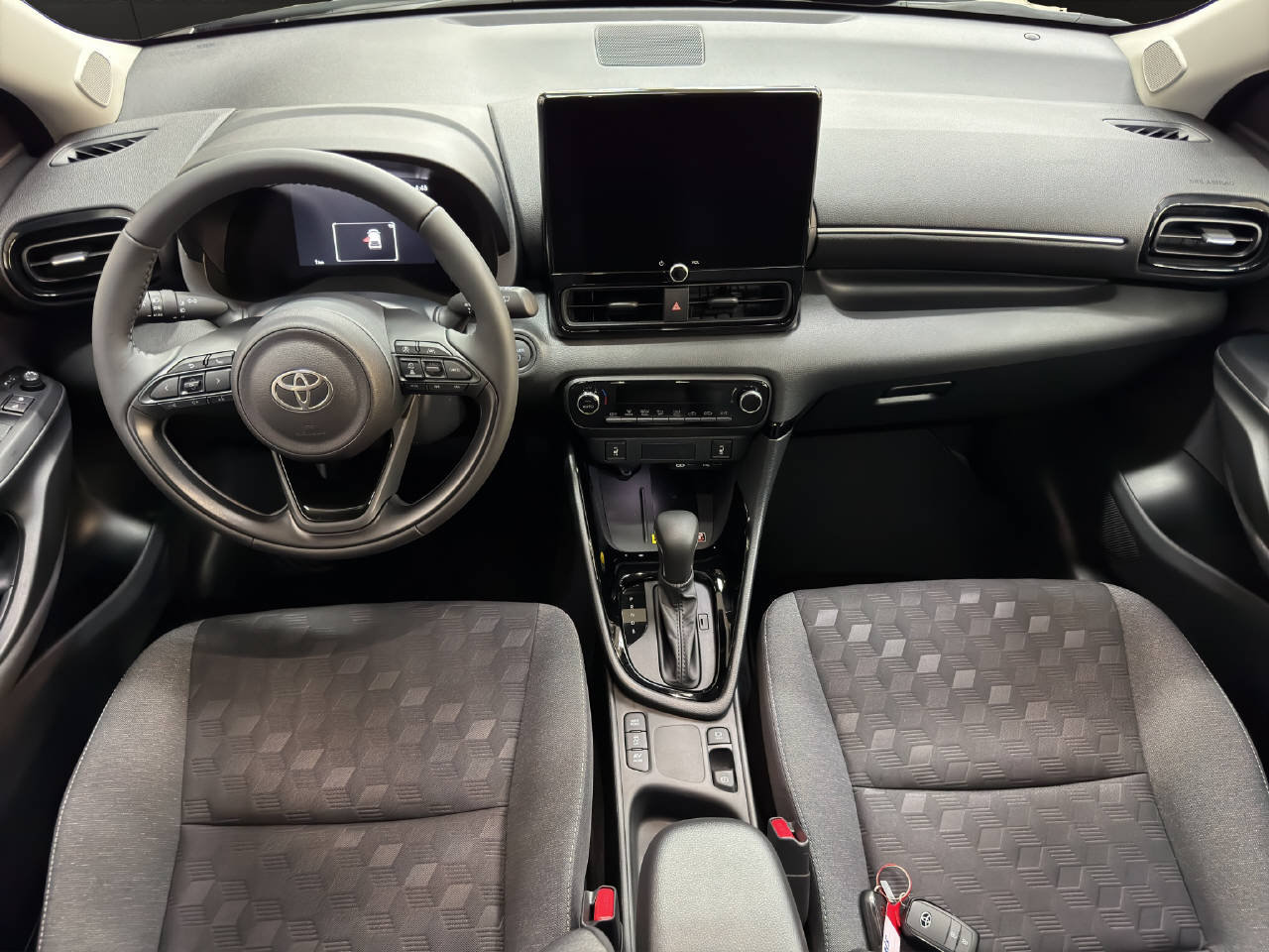 TOYOTA Yaris 1.5 VVT-i HSD Trend, Voll-Hybrid Benzin/Elektro, Vorführwagen, Automatik - 6