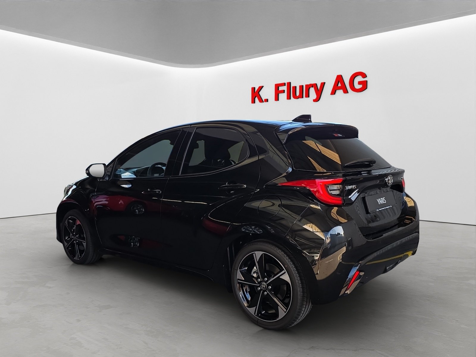 TOYOTA Yaris 1.5 VVT-i HSD Premium, Full-Hybrid Petrol/Electric, Ex-demonstrator, Automatic - 3