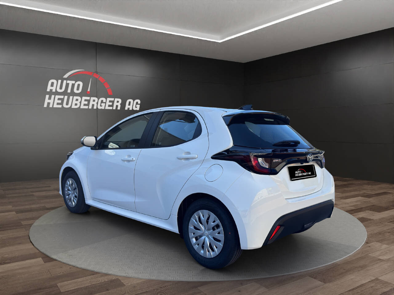 TOYOTA Yaris 1.5 VVT-i HSD Comfort, Full-Hybrid Petrol/Electric, Ex-demonstrator, Automatic - 2