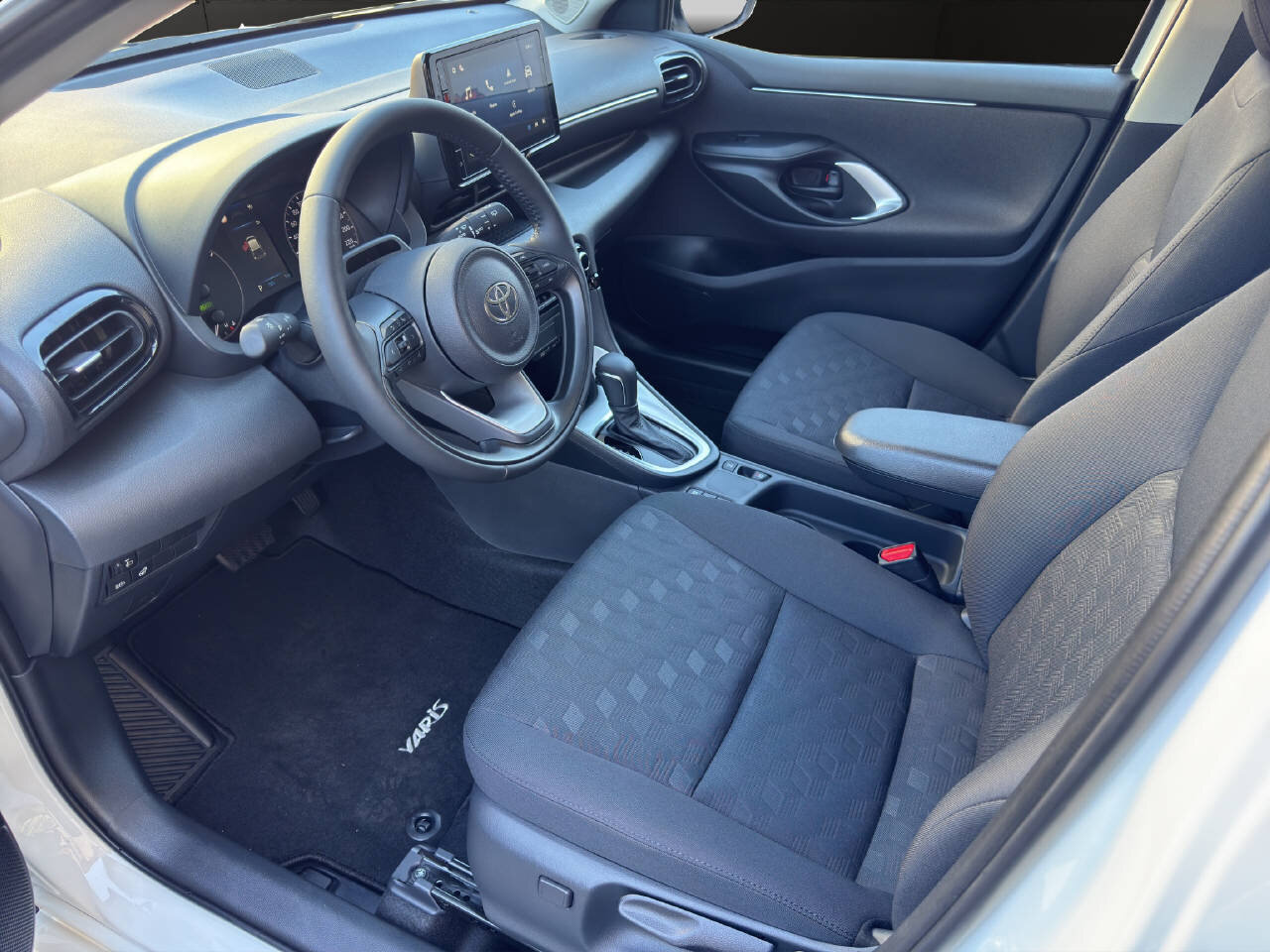 TOYOTA Yaris 1.5 VVT-i HSD Comfort, Full-Hybrid Petrol/Electric, Ex-demonstrator, Automatic - 5