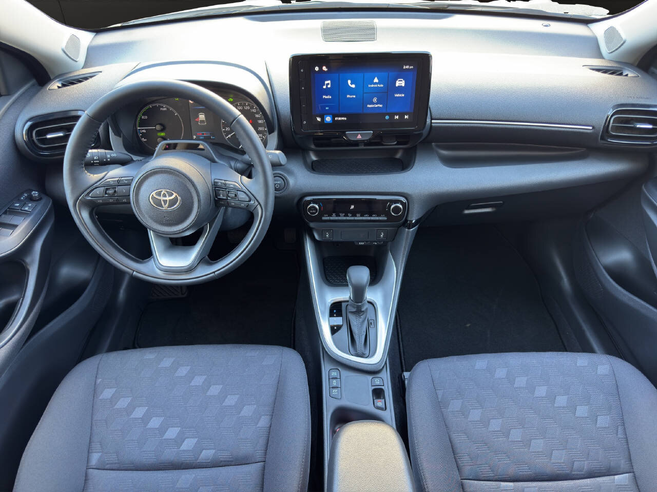 TOYOTA Yaris 1.5 VVT-i HSD Comfort, Full-Hybrid Petrol/Electric, Ex-demonstrator, Automatic - 6