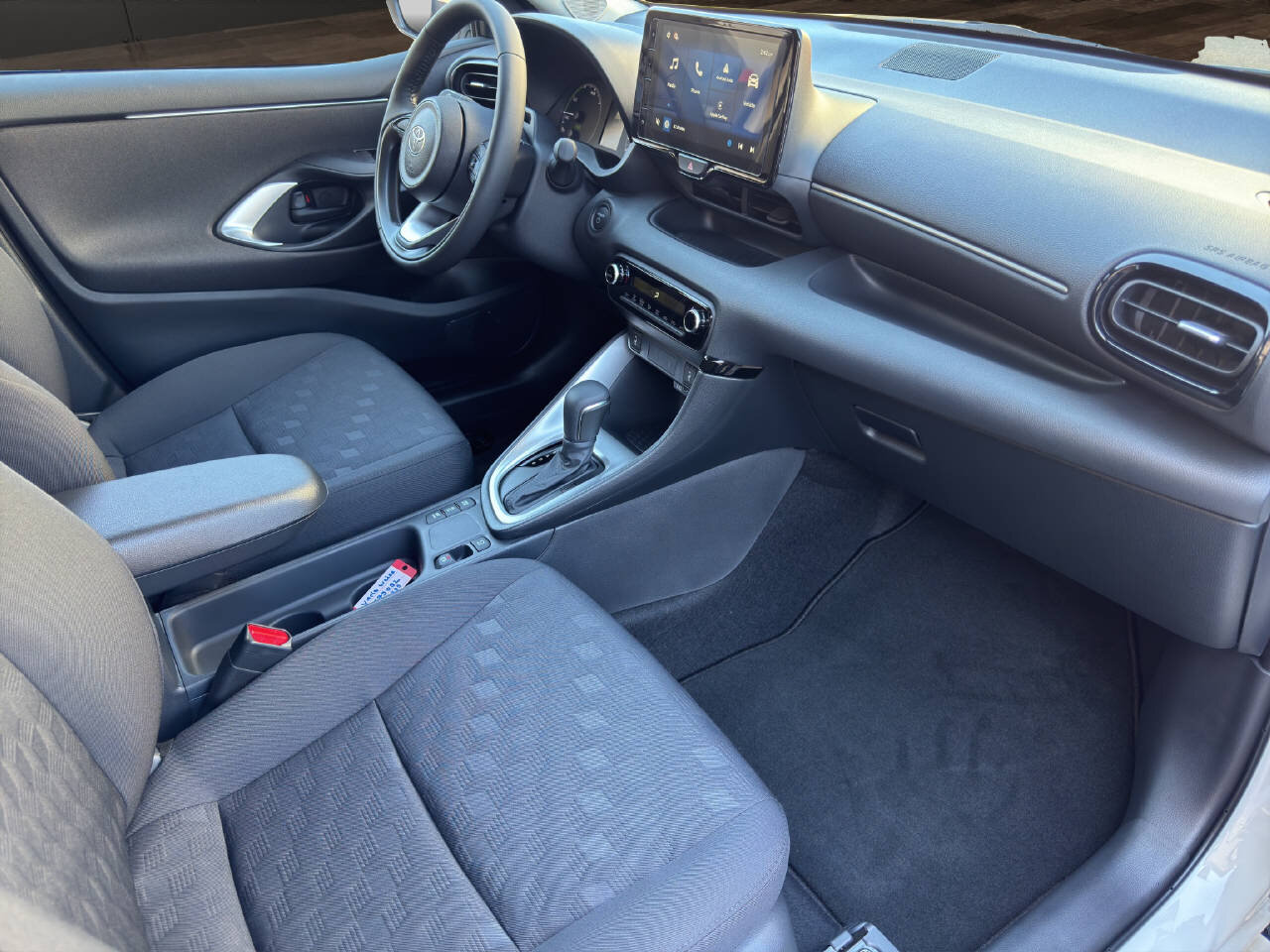 TOYOTA Yaris 1.5 VVT-i HSD Comfort, Full-Hybrid Petrol/Electric, Ex-demonstrator, Automatic - 7