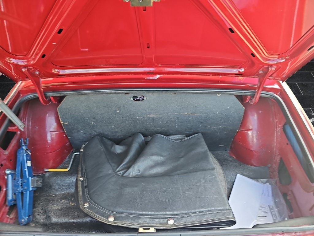 TRIUMPH 1500, Essence, Voiture de collection, Manuelle - 7