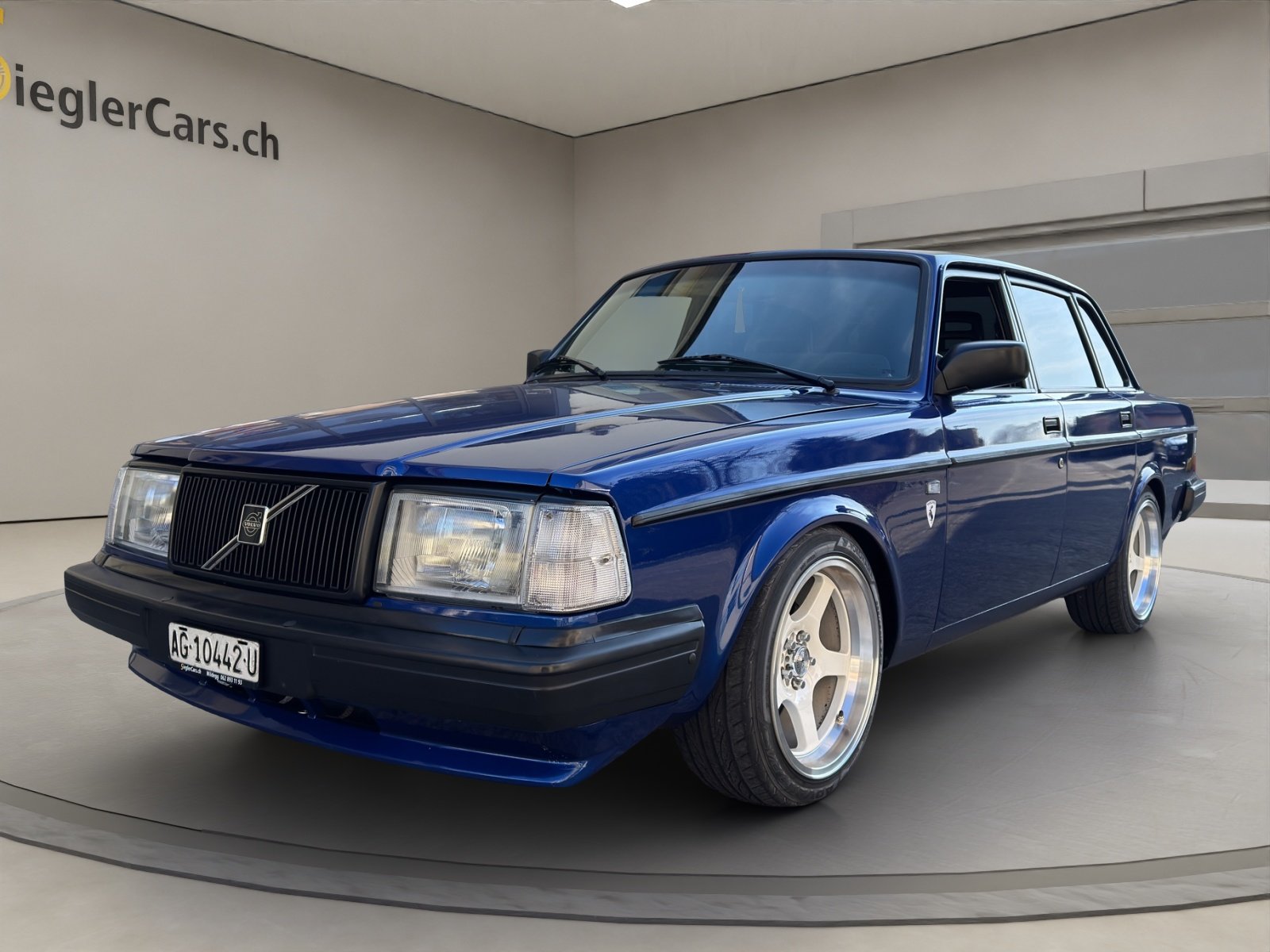 VOLVO 240 2.3