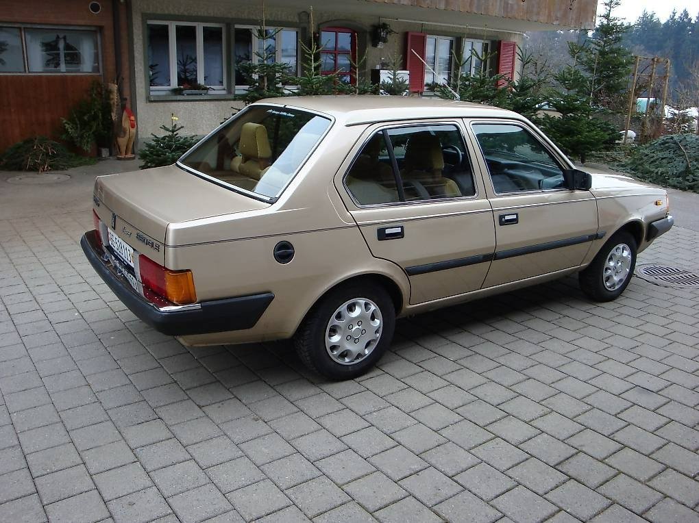 VOLVO 360 2.0 GLE, Benzin, Occasion / Gebraucht, Handschaltung - 2