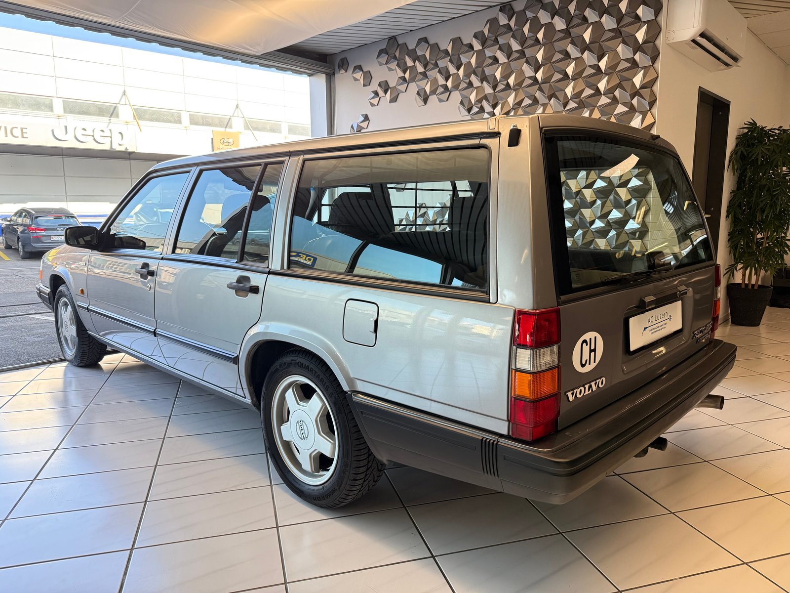 VOLVO 740 2.3 Turbo ABS Veteran, Benzin, Occasion / Gebraucht, Handschaltung - 2
