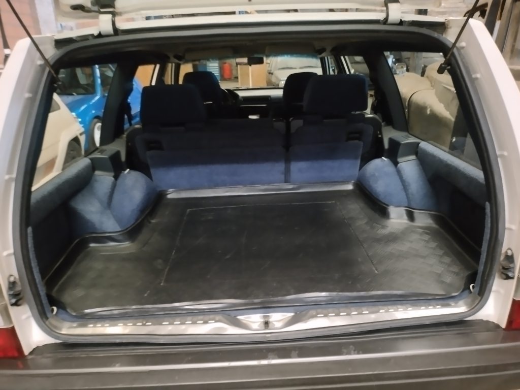 VOLVO 940 GL, Petrol, Second hand / Used, Automatic - 6