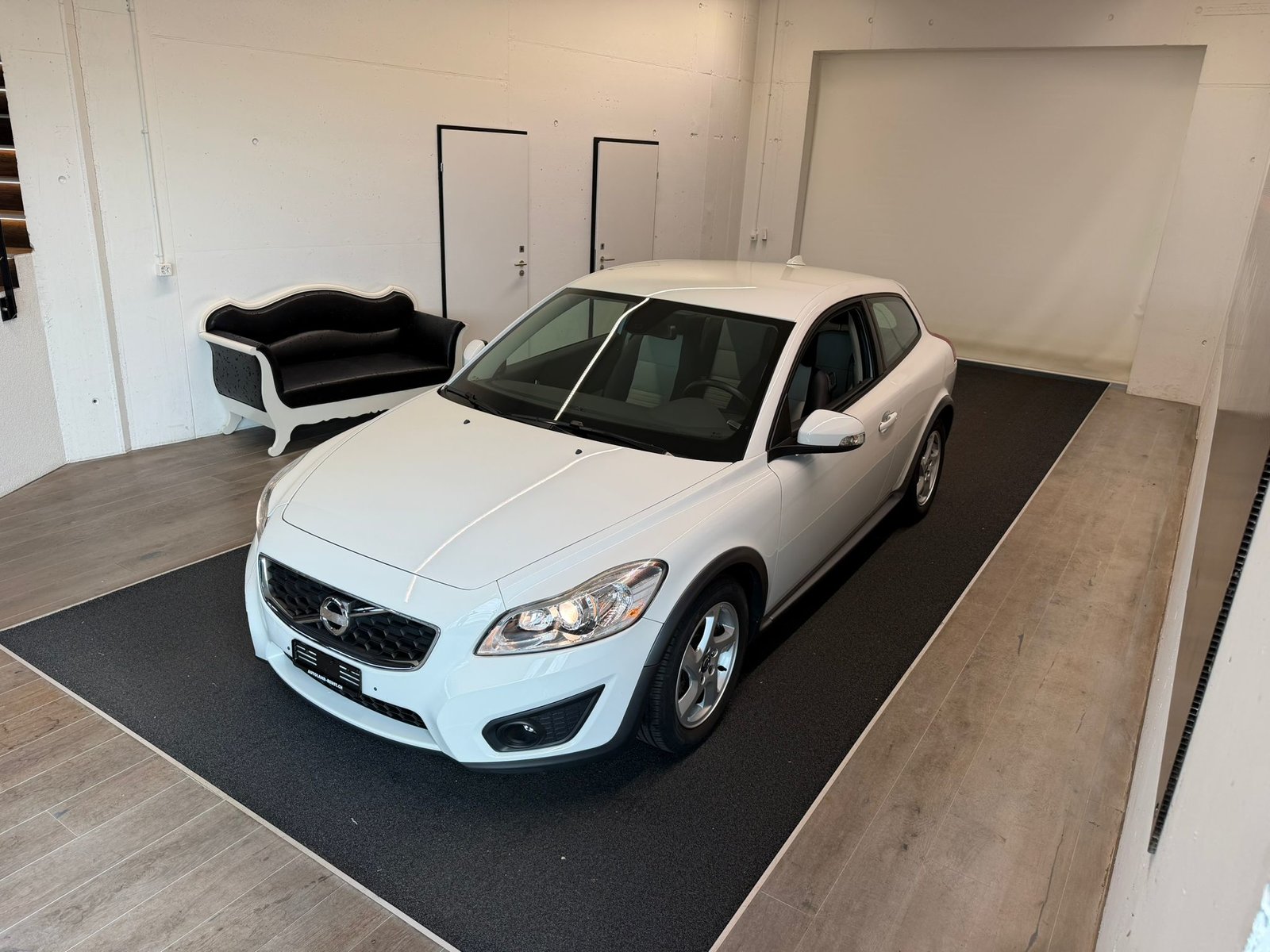 VOLVO C30 DRIVEe Start/Stop Momentum, Diesel, Second hand / Used, Manual - 2