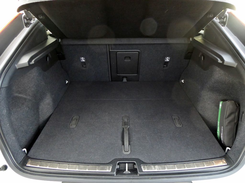VOLVO C40 Rech P8 Twin Ultimate, Elektro, Occasion / Gebraucht, Automatik - 7