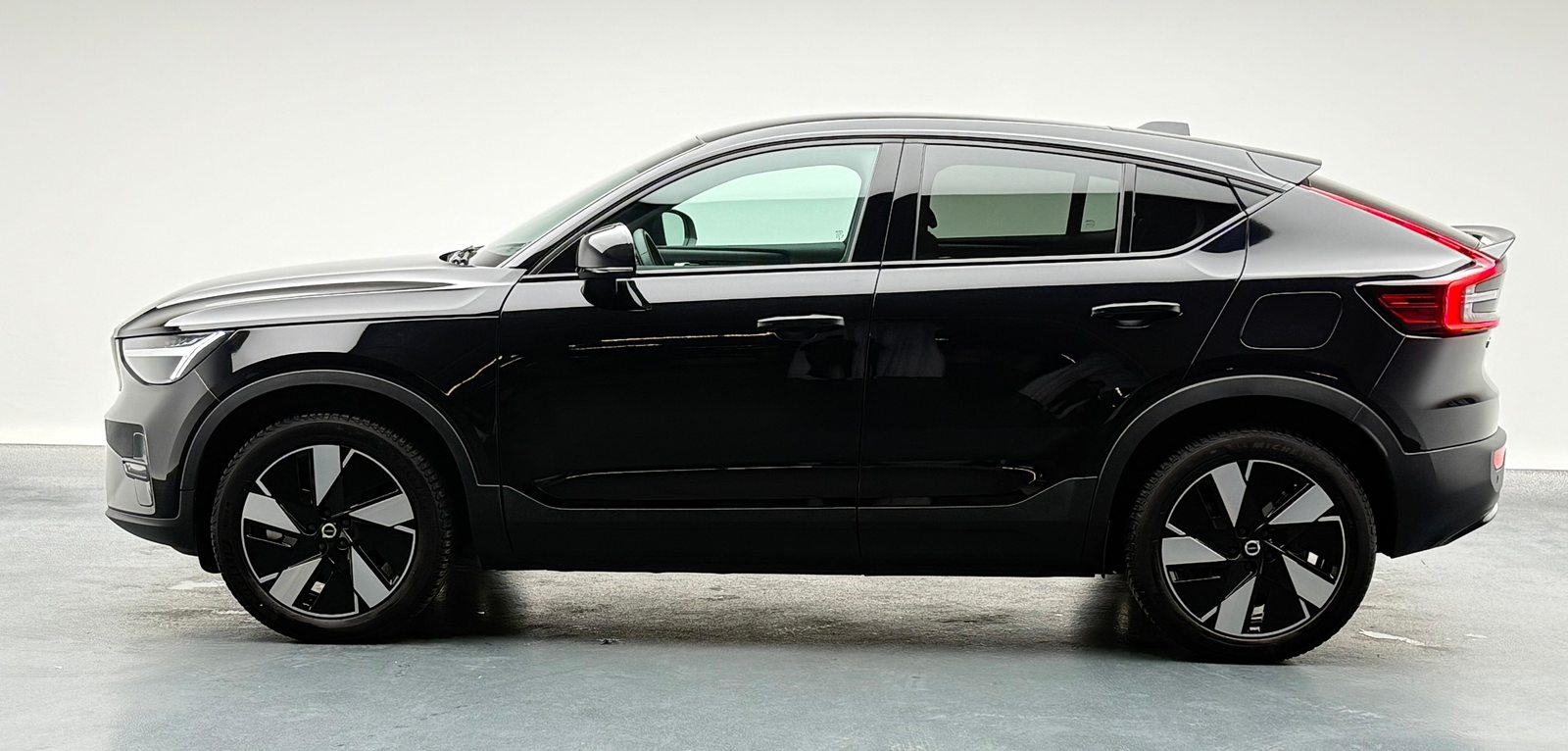 VOLVO C40 E80 Plus AWD, Elektro, Occasion / Gebraucht, Automatik - 6