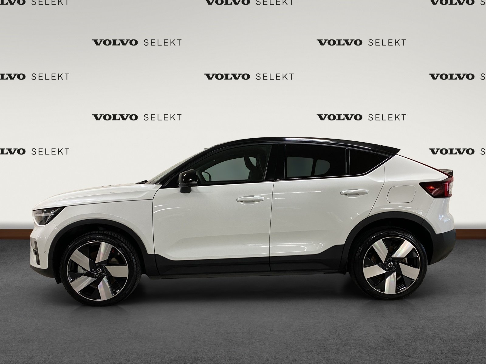 VOLVO C40 P8 Twin Recharge AWD, Electric, Second hand / Used, Automatic - 2